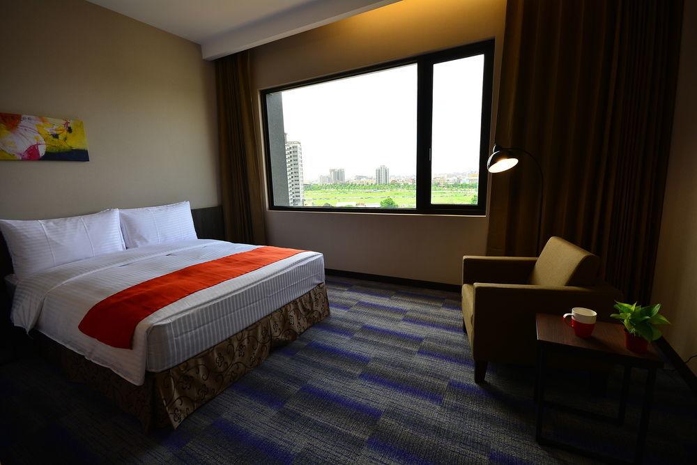 Hoya Resort Hotel Kaohsiung Exterior photo